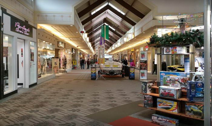 The Lakes Mall - Photo From Mall Website (newer photo)